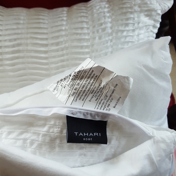 Tahari Square Decor pillows - Picture 4 of 4